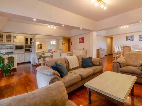 Departamento 4 ambientes con 2 baños