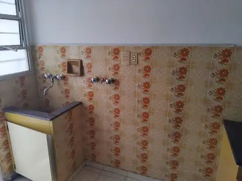 Depto Tipo Casa 2 ambientes con 1 baño