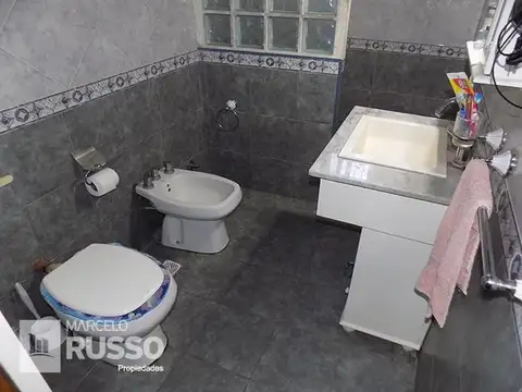 J. Bustamante Y Guevara 1981