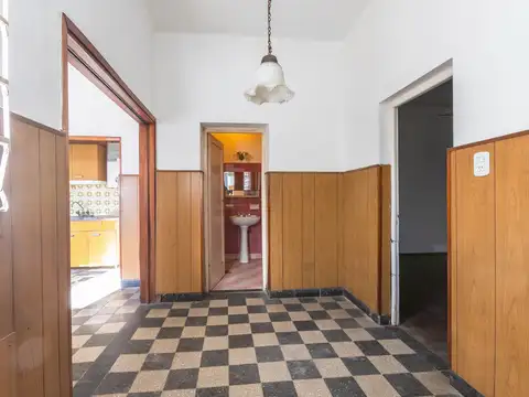 PASAJE IVANOWSKI al 1000 Y SAN MARTIN