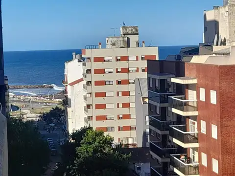 Departamento 2 ambientes a la calle
