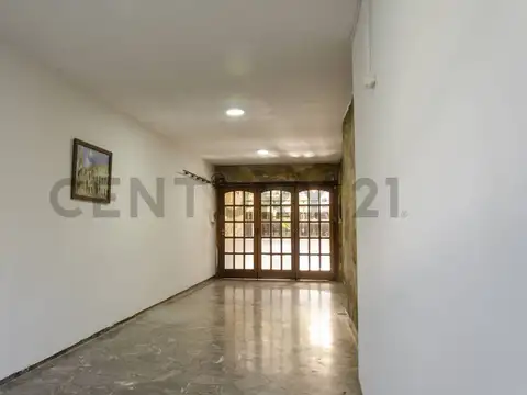 Casa 7 ambientes con 3 baños