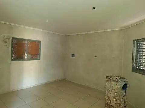 Casa 3 ambientes con 1 baño