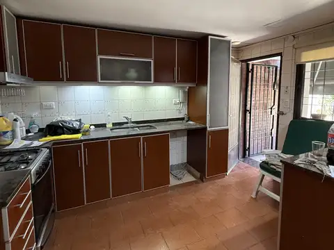 Casa 4 ambientes con 1 baño