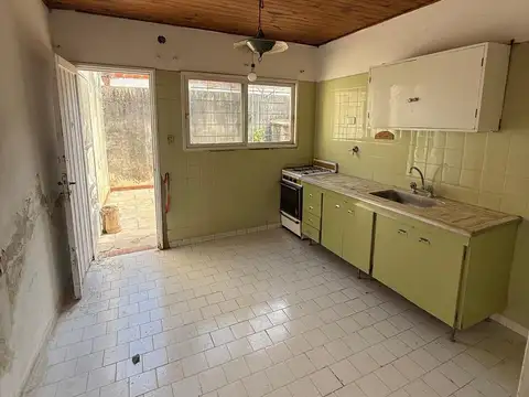 Casa en venta con 2 dormitorios y patio | San Pedro