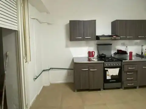 Avenida Corrientes e/ Pasteur y Uriburu