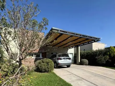 Se vende casa en barrio cortaderas loft, mendoza