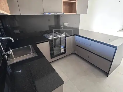 Casa 3 ambientes con 2 baños