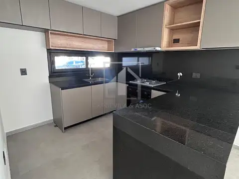 Casa en Venta en Claros del Bosque, USD 190.000