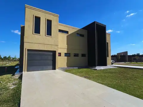 Casa en Venta en Fincas de San Vicente, Canning