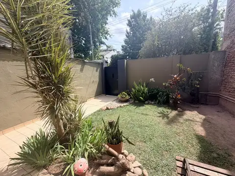 Depto Tipo Casa en Alquiler de 3 ambientes