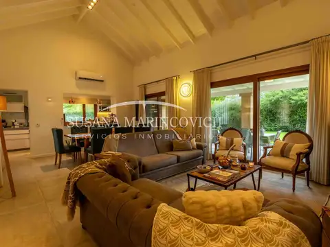 Casa 4 ambientes con 3 baños