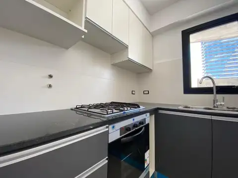 VENTA: Departamento de dos dormitorios a estrenar con patio, en Refinería, Rosario