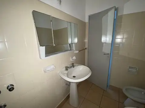 Departamento en Alquiler en Republica De La Sexta, $ 370.000