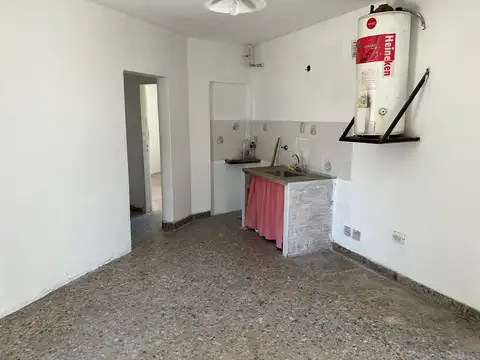 Casa 2 ambientes con 1 baño