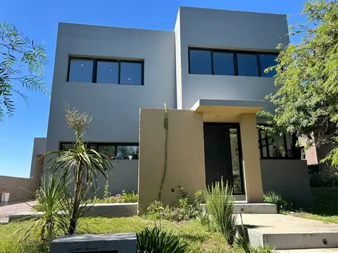 VENTA CASA COUNTRY TERRAZAS DE LA VILLA 4 DORM 