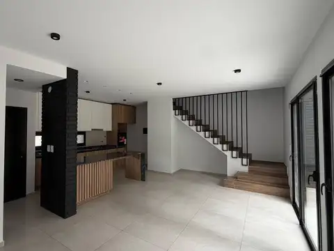 VENTA CASA TIPO DUPLEX A ESTRENAR EN NUEVO MALAGUEÑO 3 DORMITORIOS 160 M2