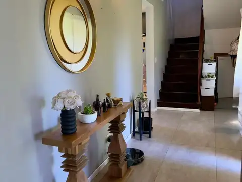 Casa en Venta con 4 cocheras