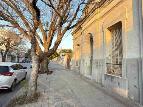 VENTA / BARRIO SAN MARTÍN / 15 METROS FRENTE