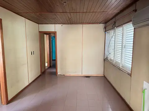 Casa 3 ambientes con 1 baño