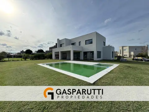 Casa en Venta en San Matías sobre Lote de 1200m2