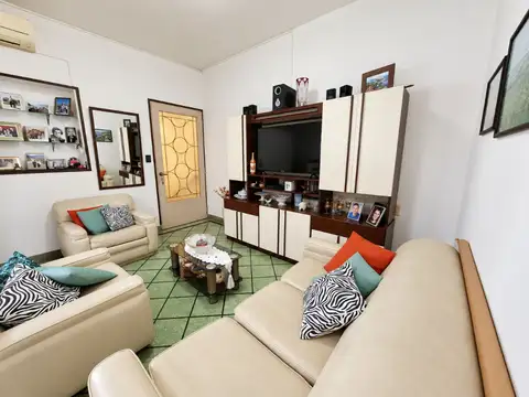 Depto Tipo Casa en Venta de 5 ambientes