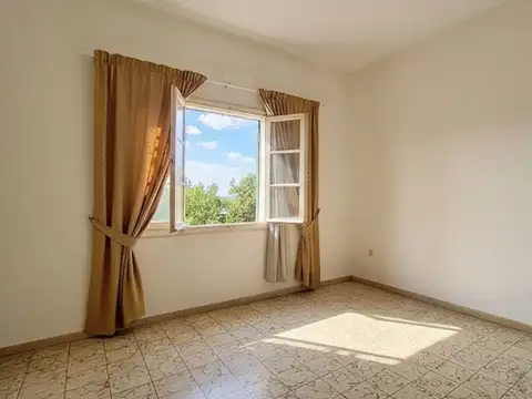 VENTA CASA 4 AMB CASTELAR A RECICLAR LOTE PROPIO