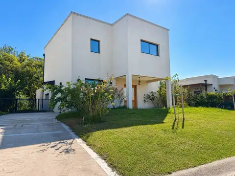 Casa en Venta en Pilar del Este - Santa Elena, USD 255.000