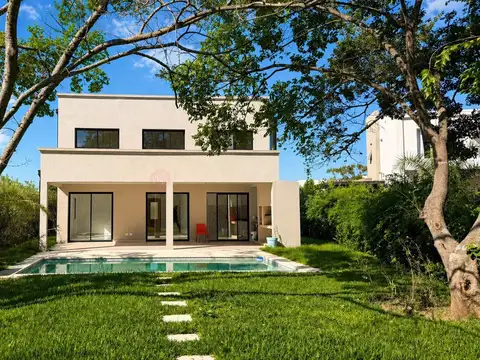 Casa  en Venta en Santa Elena, Pilar del Este, Pilar