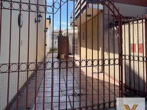 Dúplex en venta - 2 Dormitorios 1 Baño - 68mts2 - Merlo