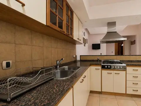 Casa 6 ambientes con 3 baños