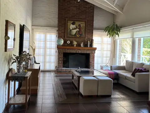 Av. Pedro Dreyer al 3500