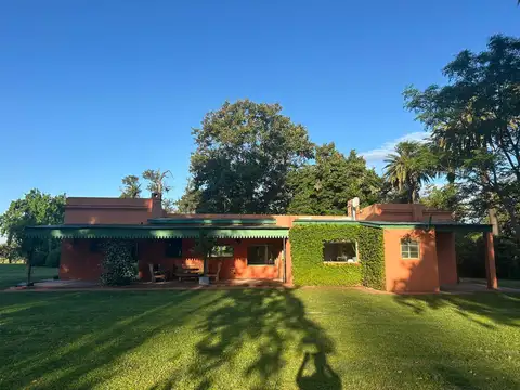 CASA EN ALQUILER 6 Ambientes 1 HECTAREA Luján