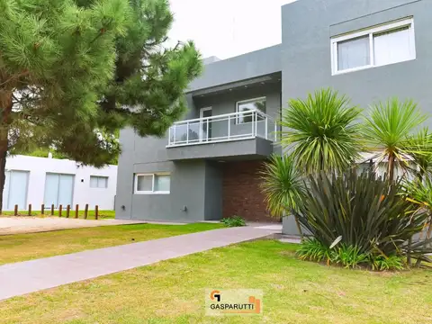 Costa Esmeralda, Pinamar