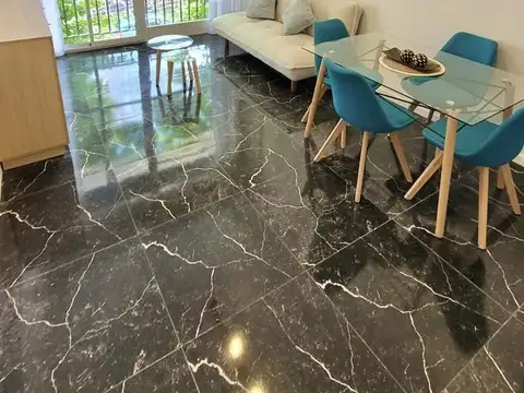 Departamento de tres ambientes a la calle con balcón y patio, Diagonal Alberdi 2300, Punta Iglesia