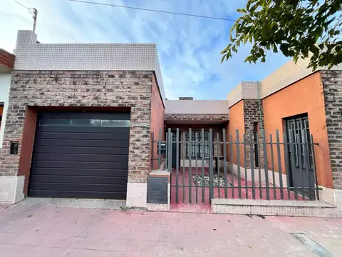 SE VENDE CASA CON PATIO EN BARRIO OBSERVATORIO