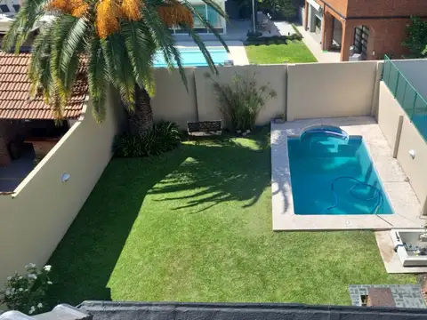 Casa 6 ambientes con 3 baños