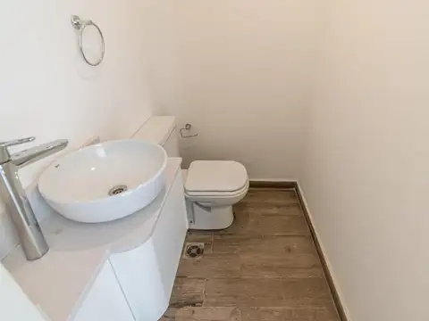 Depto Tipo Casa en Venta con 1 cocheras