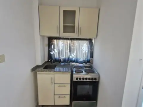Depto Tipo Casa en Alquiler en Caseros, $ 400.000