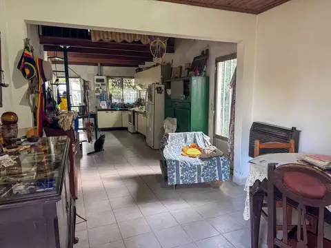 Casa 5 ambientes con 1 baño