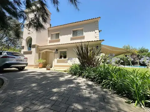 Venta casa 5 amb con pileta en El Lauquen
