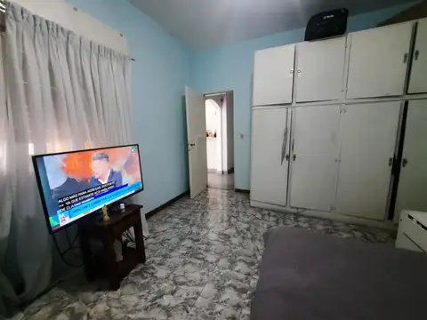 VENTA PH TIPO CASA 3 AMB. FRENTE. PATIO.  CASEROS
