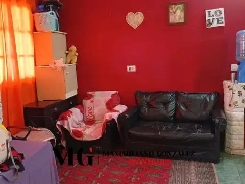 Casa 6 ambientes con 2 baños
