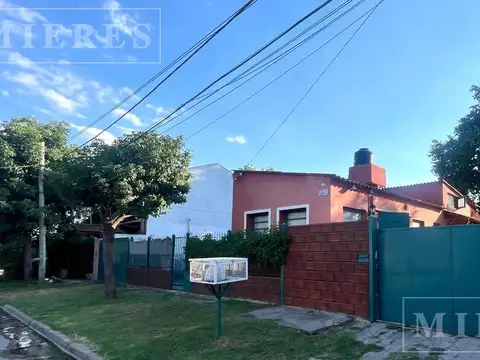 Casa en venta  apto credito sobre calle Roma en Garin