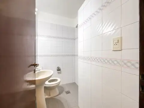 Duplex de 3 ambientes con patio, terraza y garage