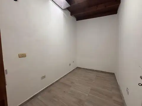 Casa en Alquiler en Los Hornos, $ 600.000