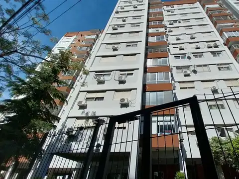 Humboldt 400, Piso 8