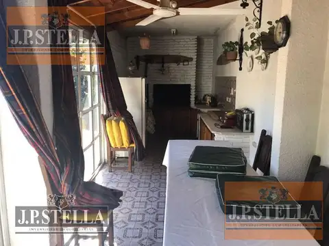 Casa 5 Amb. C/Garage - Quincho y Pileta - Ramos Mejia