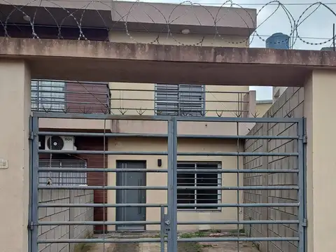 Duplex en alquiler en centro de G. de Laferrere