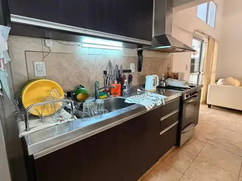 CF1337 - CASA - 3 DORMITORIOS 3 BAÑOS - ZONA AV. QUARANTA Y ZAPIOLA